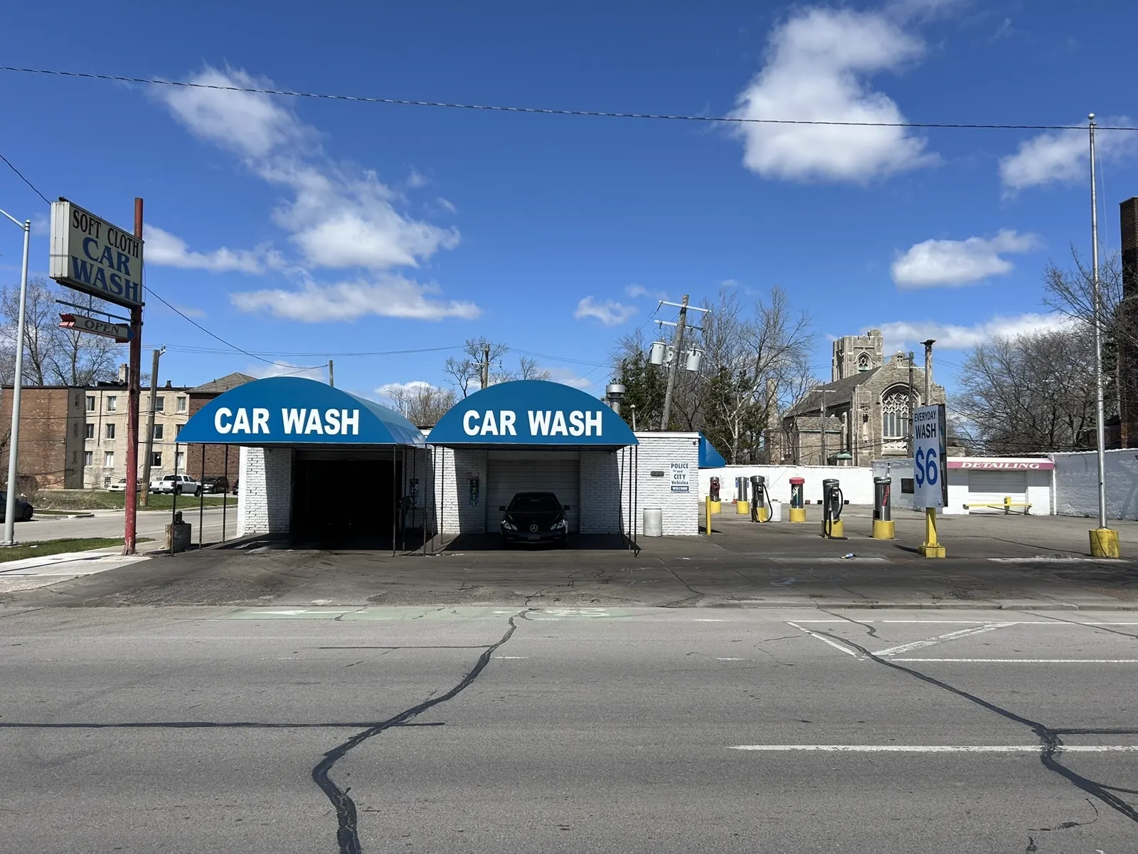 Detroit - Jefferson Car Wash — commercial property at 14615 East Jefferson Avenue, Detroit, MI